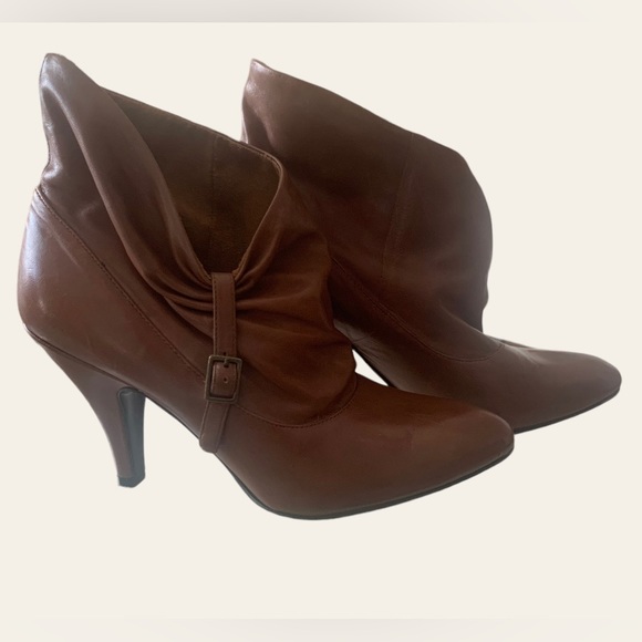 Nine West Soft Brown Leather Ankle Boots Heels Adjustable Side Buckle Size 7 M - Picture 5 of 11